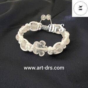 دستبندکوارتز سفید با طرح گل و بند چرم